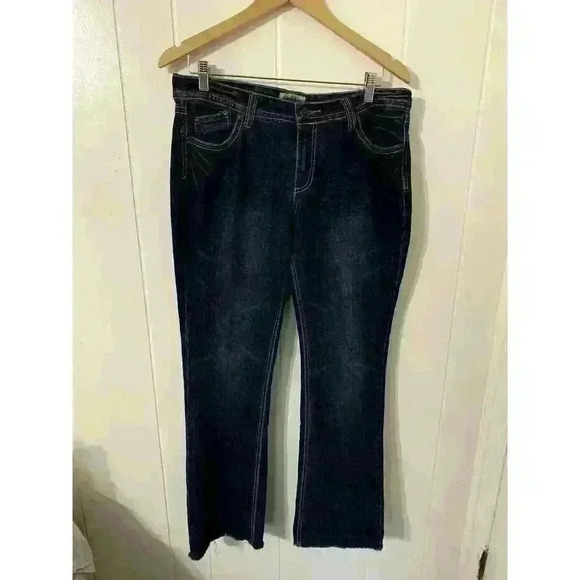 Earl Denim - Earl Women Embroidered Embellished Strait jeans Size 12 Raw hem Rodeo Rockabilly